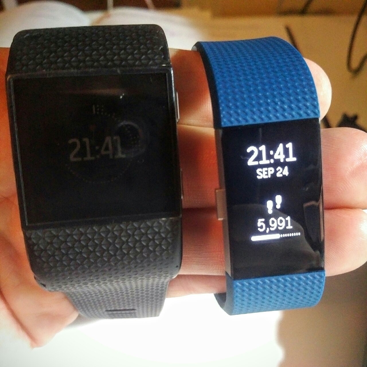 fitbit surge vs charge 2
